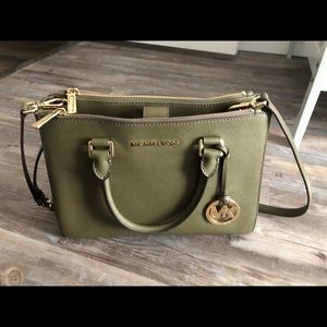 •purse• olive green + gold MK satchel handbag